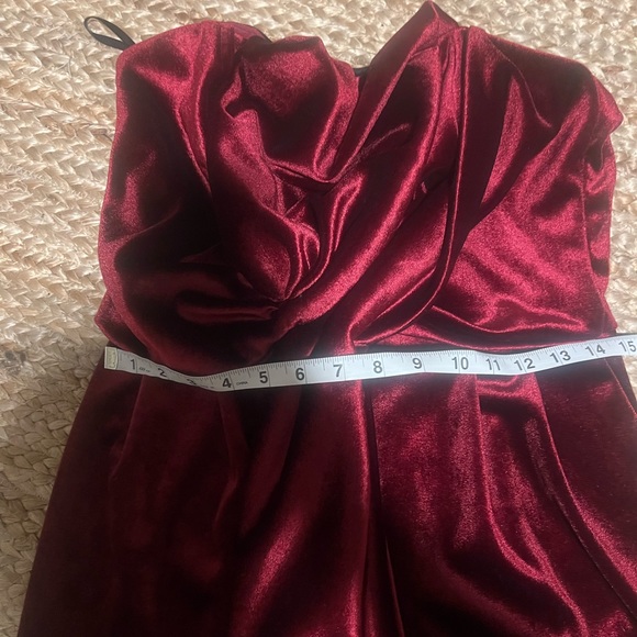 ASOS size 8 beautiful deep red velvet jumpsuit - Picture 4 of 8